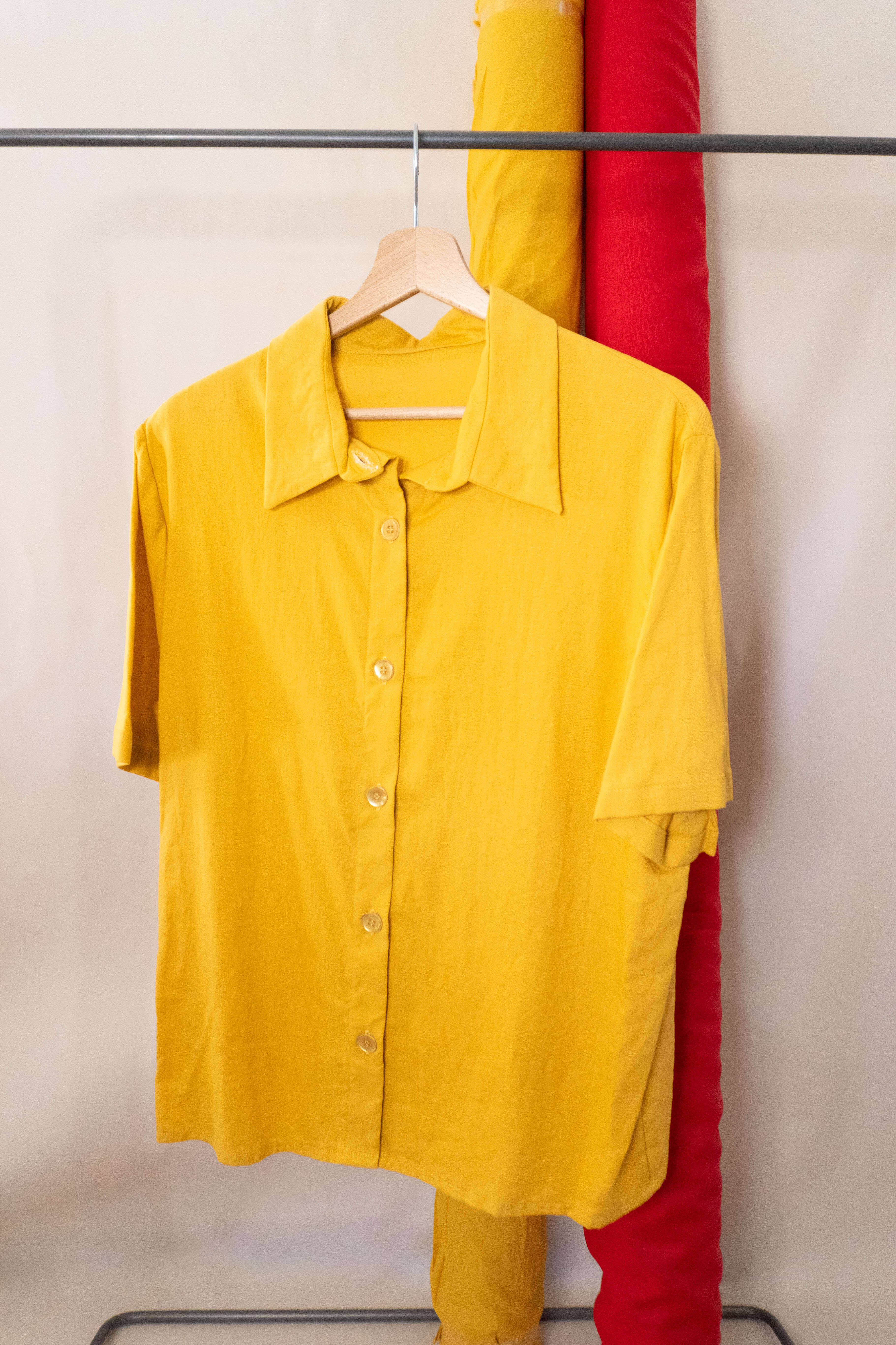 Camicia leggera in lino giallo