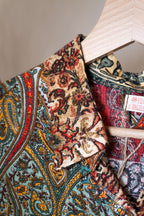 Camicia leggera con fantasia patchwork multicolor.