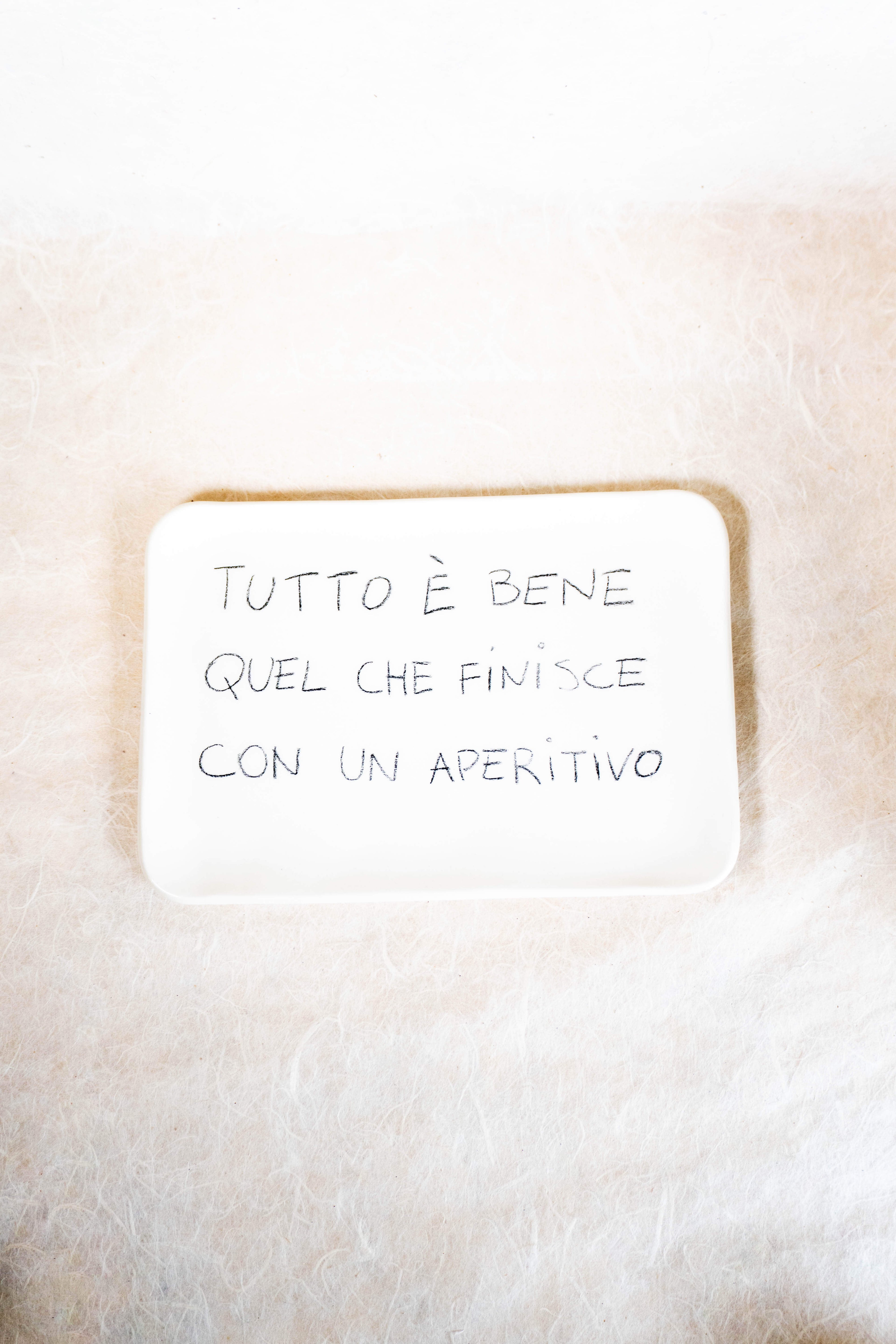 Vassoio " Tutto è bene quel che finisce con un aperitivo"